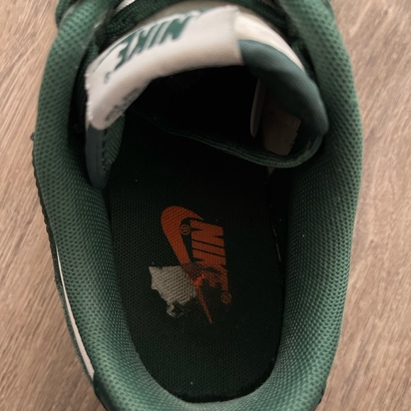 nike michigan state dunks - Picture 4 of 7